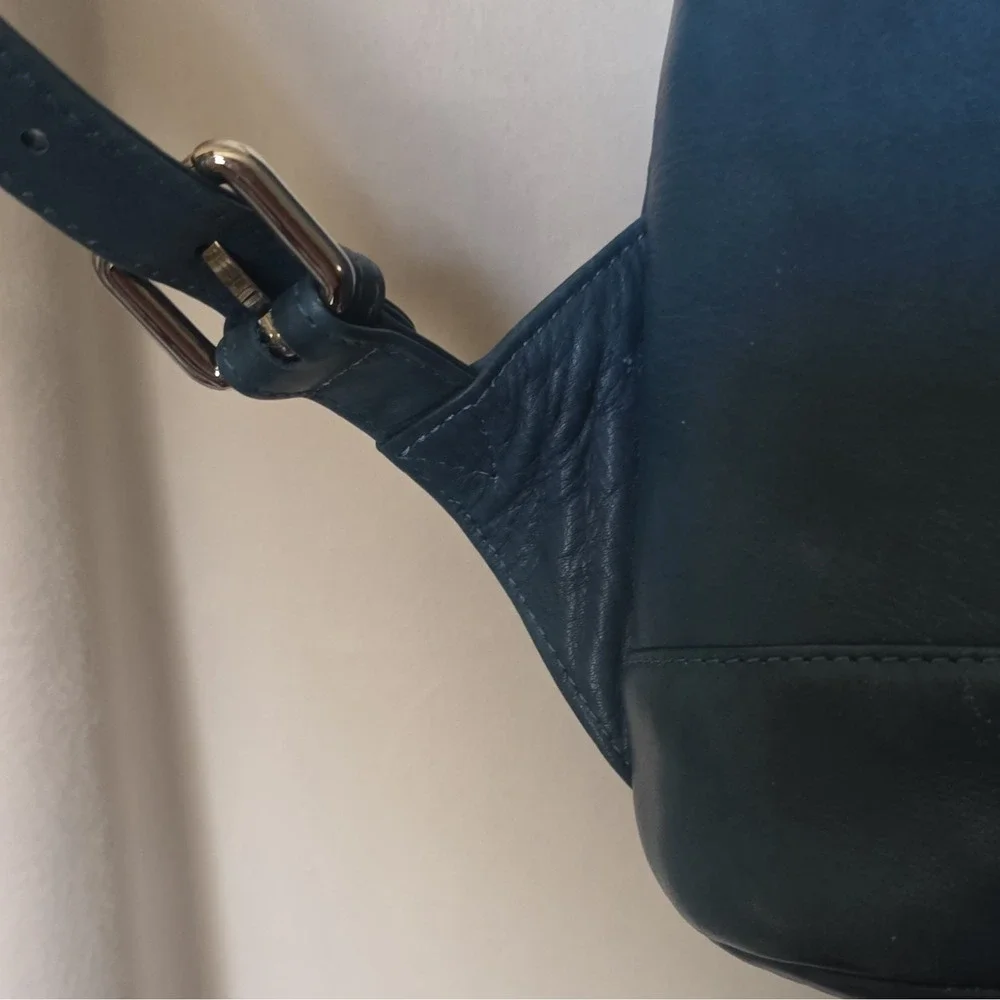 ili New York Blue Gen Leather Backpack Zip- Lined Pockets Silver Hardware